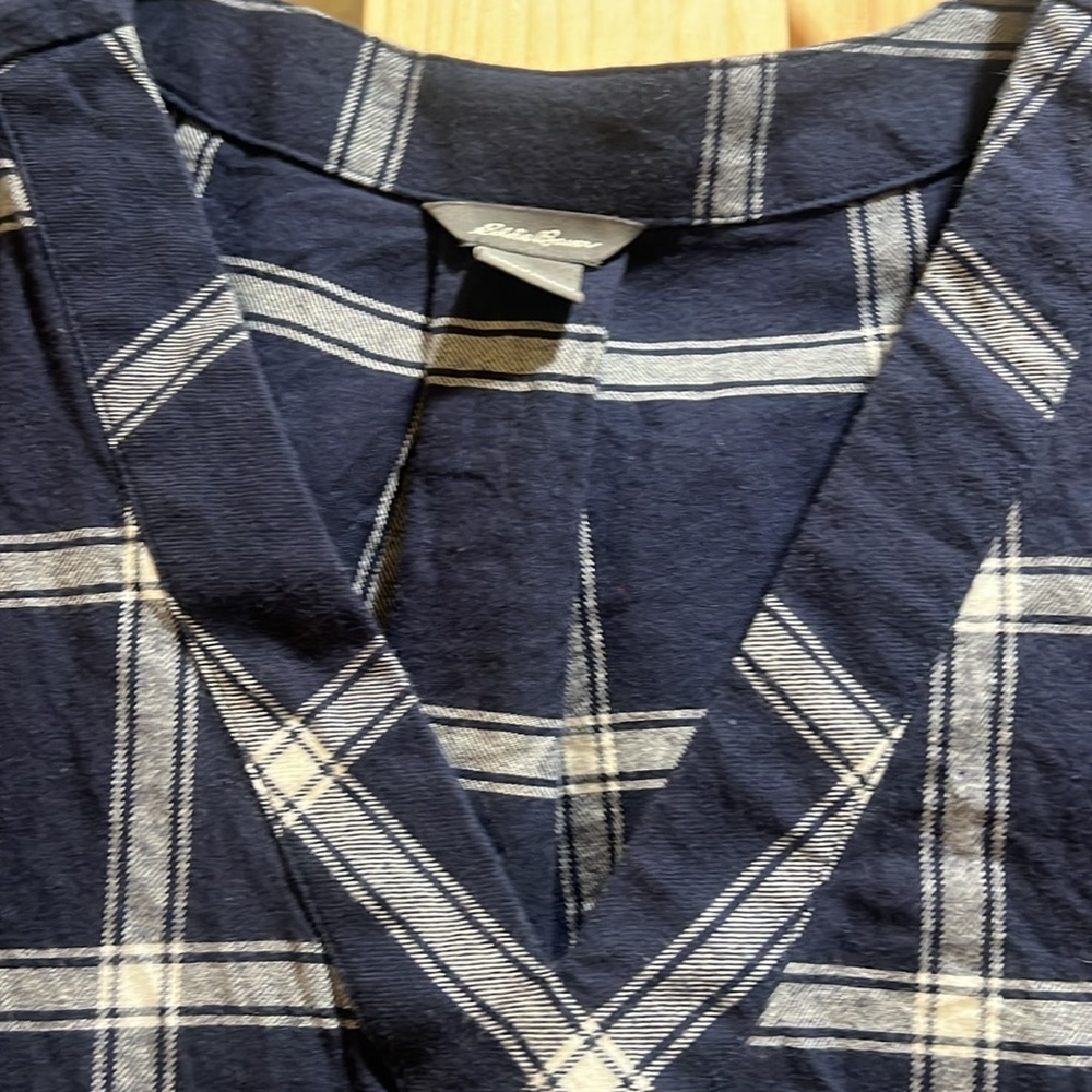 Eddie Bauer ladies navy plaid top size large - Picture 2 of 6
